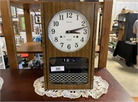 SEIKO TABLE/MANTLE/WALL CLOCK W/TODAYS DATE &