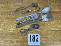 Lot of 6 vintage kitchen tools
