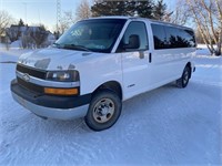 2006 Chevrolet Express 3500 EXT 15 Passenger Van
