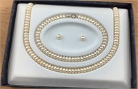 Boxed White Freshwater Cultured Pearl Jewelry Set