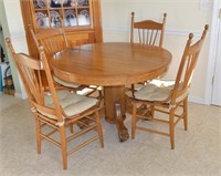 Oak Claw Foot Dining Table w/4 Matching Chairs