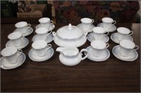 Royal Doulton "Mignonette" H5051, 12 Cups/saucers