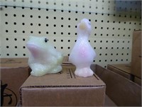 2 Fenton glass figurines: frog & duck - opal decor