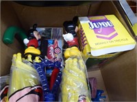 2 boxes: mugs - key rings - small toys - umbrellas