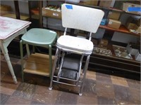 2 vintage stools