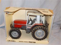 Ertl 3650 4wd tractor Massey Ferguson 1/16