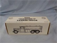 Ertl 1930 Tanker truck bank Diamond T #1632
