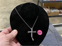 BEAUTIFUL STERLING SILVER CROSS PENDANT & CHAIN