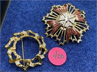 2 COSTUME JEWELRY PINS