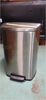 Stainless Steel Trashcan w/ Slow Shutting Lid
