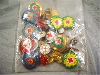 RED CROSS BUTTONS AND PINS