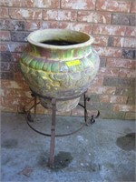 Pot w/Iron Stand 26" Tall