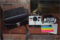 Vtg Polaroid One Step Land Camera w/ Q-Light