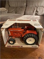 Allis Chalmers D 21 Tractor 1/16 scale Die cast