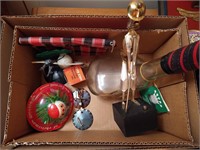 Box of golf items incl statues, liquer bottle,misc
