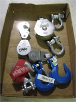 8pc Pulleys and Hooks (all new)