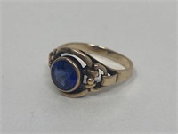 10K Size 7 Gold Ring w/ Blue Stone