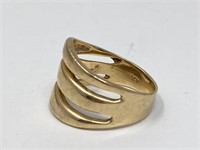 Sz 7.5 14k Gold Ring