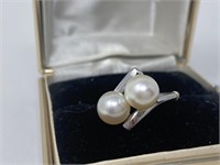 14K White Gold Ring w/ Double Pearls