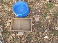 Fence hanging feed pan and Heated water dish