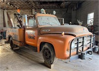 1953 Ford F-350 Tow Truck