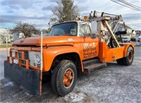 1969 Ford F-800 Tow Truck
