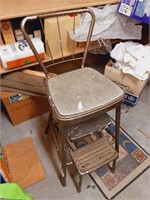 VINTAGE STEP STOOL