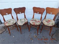 4 Vintage oak chairs with cushions