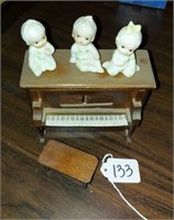MINI PIANO MUSIC BOX & BABY FIGURES
