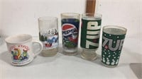 Vintage Pepsi cola and 7 up glass lot