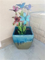 Gorgeous Flower Pot with Metal Flower Art