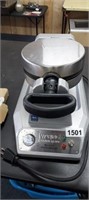 GENTLY USED COMMERCIAL WARING BELGIAM WAFFLE MAKER