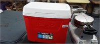 IGLOO  28QT. COOLER GENTLY USED