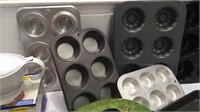 Muffin Tins, and Baking Dishes M14C