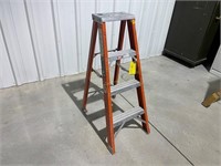 4' Heavy Duty Fiberglass Ladder