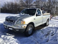 2001 Ford F-150 XL w/ Ladder Rack 4X4