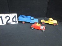 3 Composition toy vehicles
