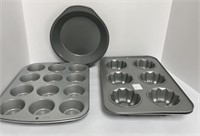 Bakeware dishes - mini Bundt pans, cupcakes, pie