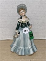 Vintage Lamour China KW24286 figurine of woman