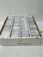 Large collection of hockey cards