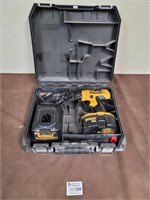 DeWalt 18v drill with battery and charger & case