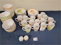 Large set of dishes good condition