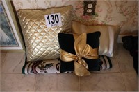Rug And Holiday Pillows (Hall)
