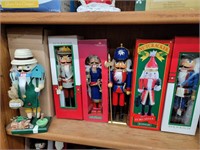 6 Nutcrackers look at pictures