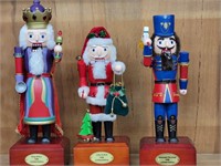3 Nutcrackers music boxes with motion look at