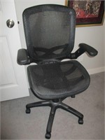 Black Adjustable Desk Chair