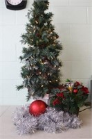 Lighted Christmas Tree & More 50H