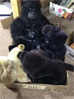 Box lot: Stuffed animals