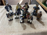 Box lot: Seamen figurines
