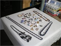 Jewelry: Vintage, Necklaces, Earrings, Bracelets